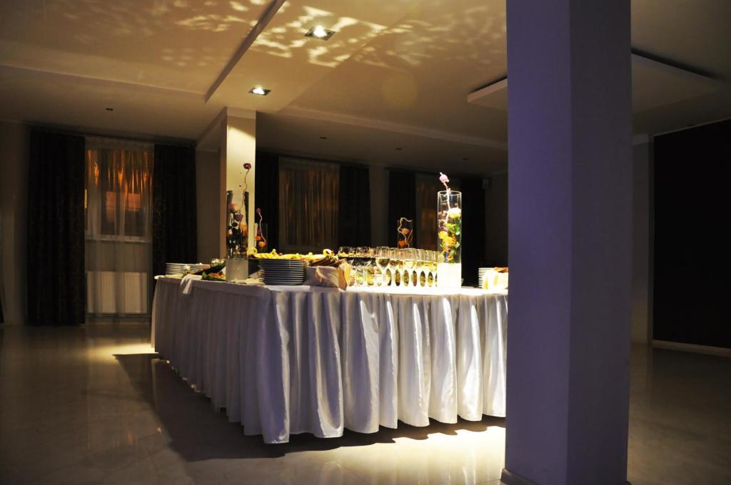 Hotel Pojezierze Szczecinek Dış mekan fotoğraf